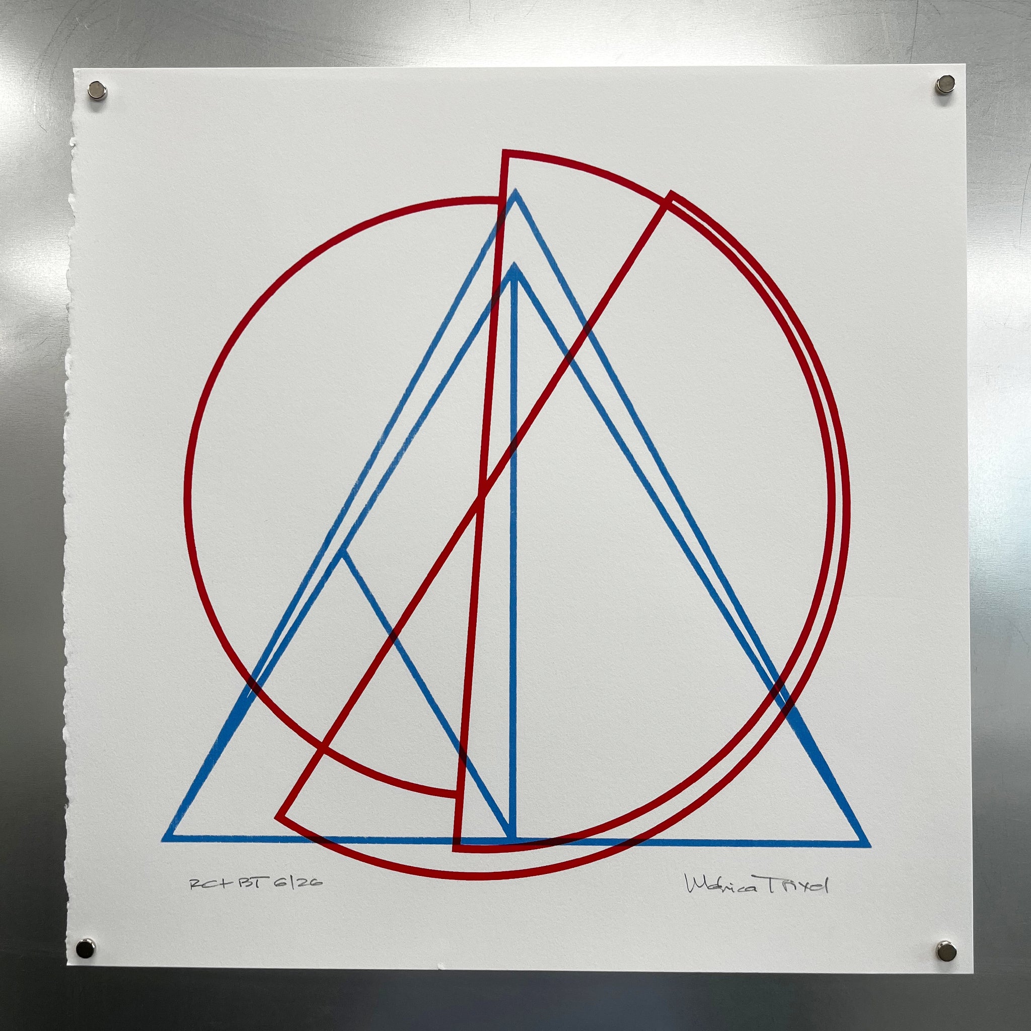 T3 Series_Dynamic symmetry in red and blue